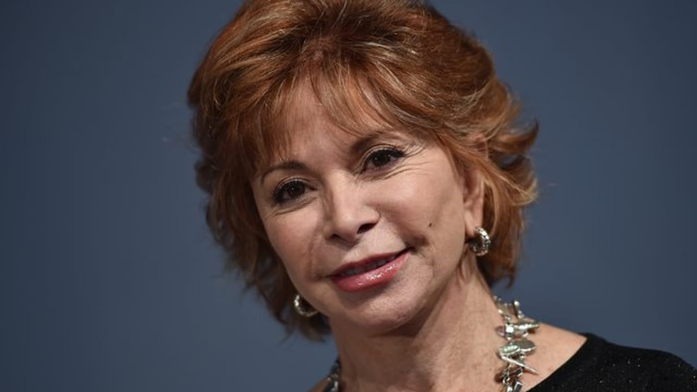 Die Autorin Isabel Allende genießt die Zeit mit ihrer neuen, späten Liebe.