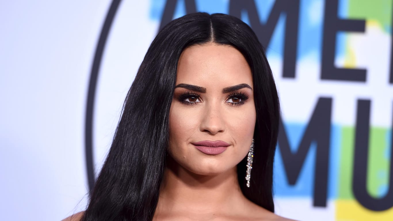 Demi Lovato: Nach einem mutmaßlichen Drogenvorfall vor knapp zwei Wochen hat sich US-Sängerin Demi Lovato (25) erstmals öffentlich zu Wort gemeldet.