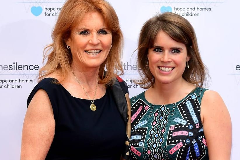 Sarah Ferguson und Tochter Eugenie: Die beiden zeigen sich häufig gemeinsam auf Events. Oft ist auch Beatrice, die ältere Schwester von Eugenie, noch mit dabei.