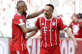 Freunde: Arturo Vidal (li.) und Franck Ribéry ergänzten sich im Mittelfeld des FC Bayern.