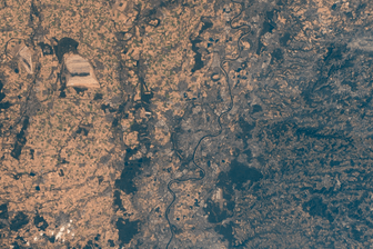 Braunes Deutschland: Alexander Gerst hat das Foto des Rheinlands von der ISS aus geschickt – voller Erschrecken, wie wenig Grün zu sehen ist.