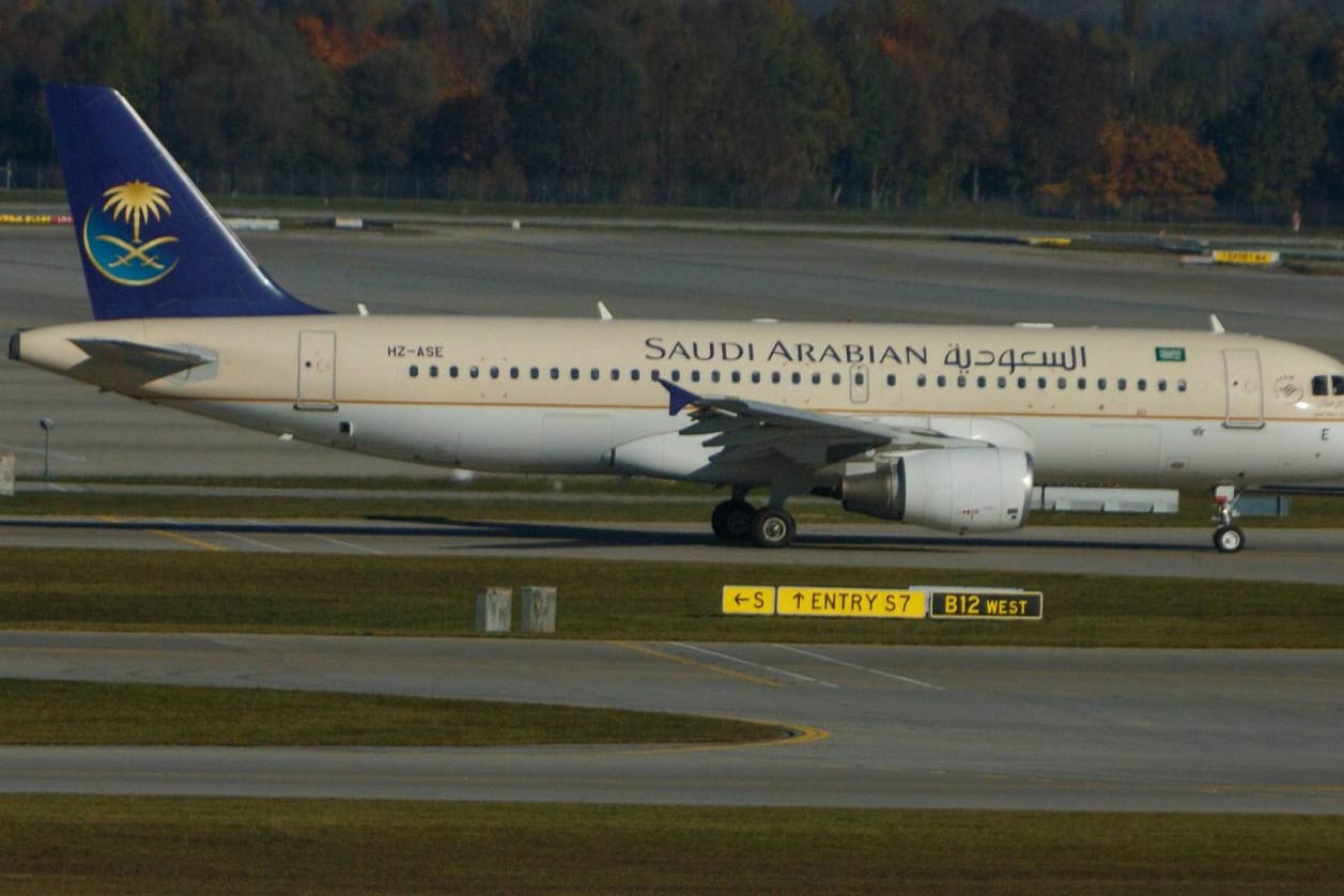 Ein Airbus der Airline Saudia: Nach der Menschenrechtskritik Kanadas an Saudi-Arabien streicht die saudische Airline alle Flüge nach Toronto.