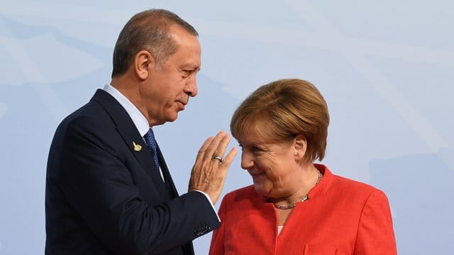 Auch mit Kanzlerin Merkel und anderen deutschen Politikern dürfte der türkische Präsident bei seinem Besuch zusammentreffen. Auch mit Kanzlerin Merkel und anderen deutschen Politikern dürfte der türkische Präsident bei seinem Besuch zusammentreffen.