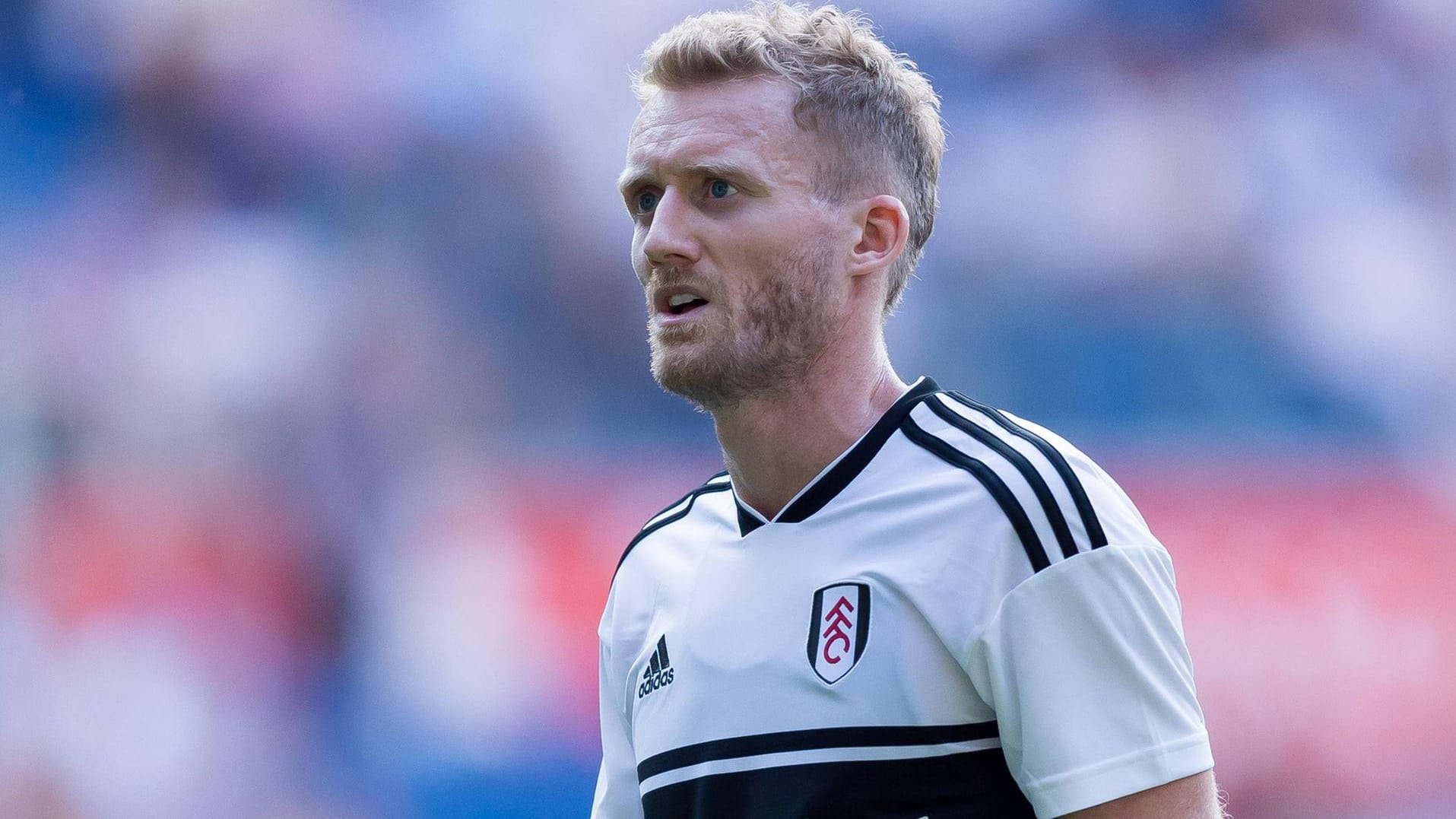 Im neuen Trikot: Schürrle spielt 2018/19 für den FC Fulham.