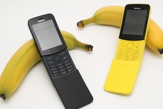 Nokia 8110 4G: Seine gebogene Form brachte dem alten 8110 den Namen Banana-Phone ein. Die neuen Modelle sind daran angelehnt.