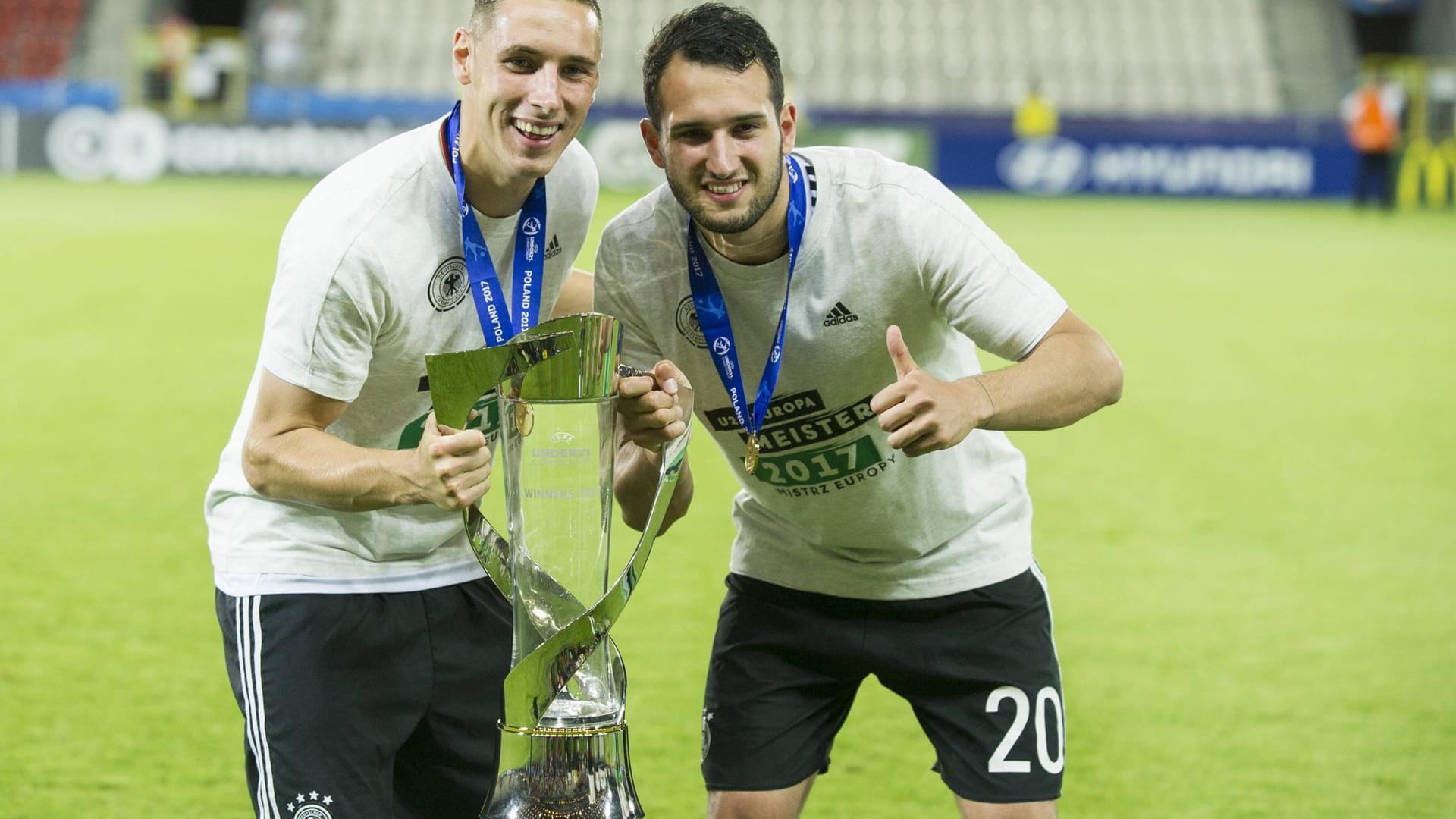 Dominik Kohr (l.) nach dem Gewinner der U21-Europameisterschaft 2017.