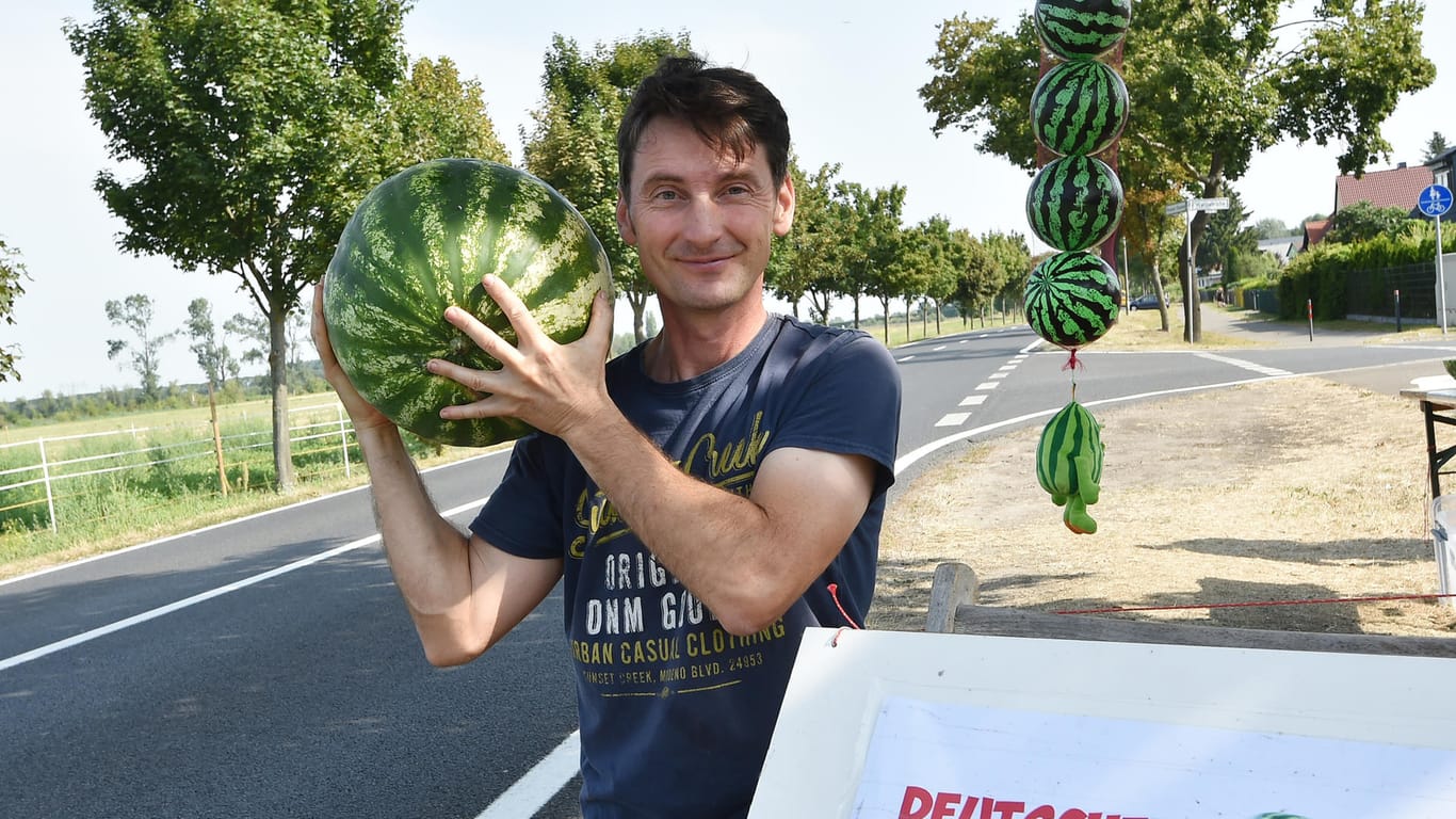 Attila Puszti: Der gebürtige Ungar baut in Brandenburg auf 20.000 Quadratmetern Melonen an.