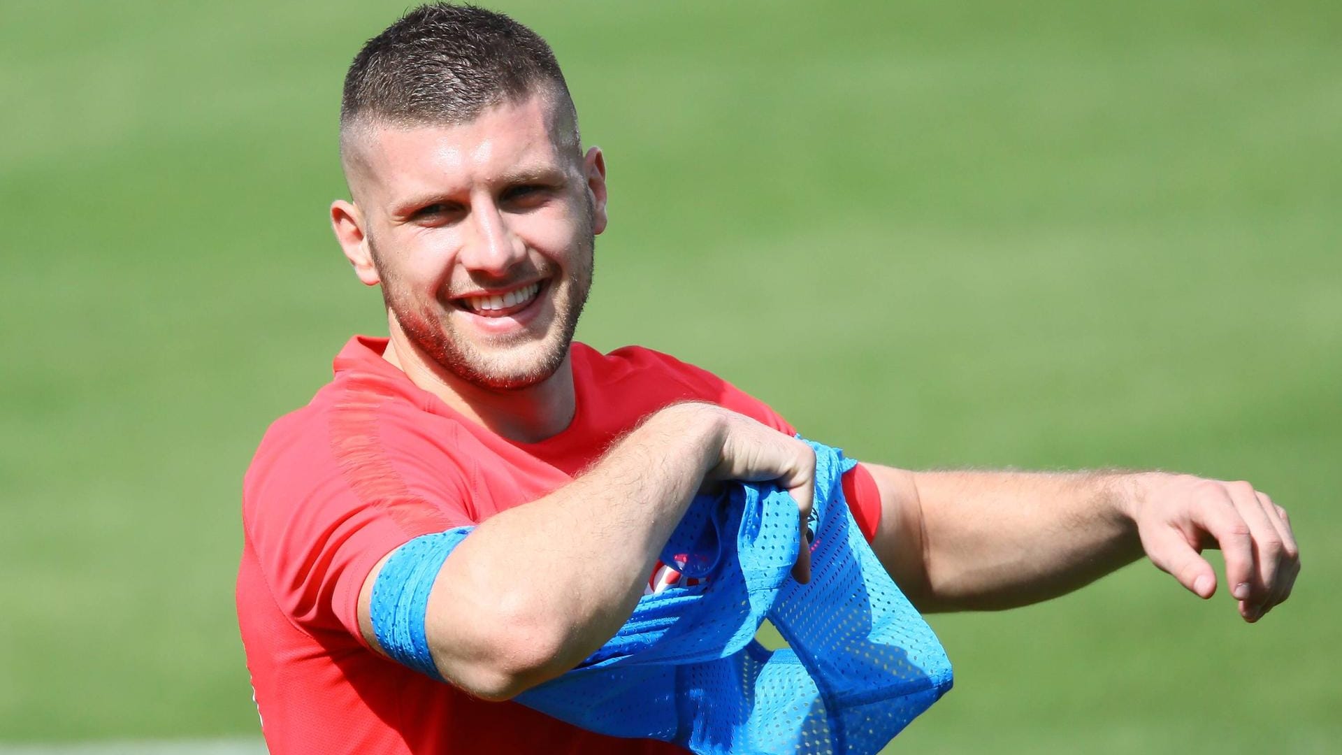 Ante Rebic: Trotz starker WM und einiger Wechsel-Gerüchte bleibt der Kroate Eintracht Frankfurt treu.