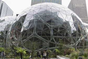 Amazon Hauptquartier in Seattle: Das US-Gesundheitssystem leidet unter hohen Versicherungskosten. Amazon versucht, Wege zu finden, die Gesundheitskosten für Mitarbeiter zu senken.