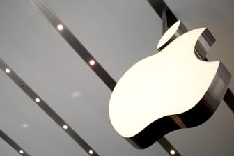 Das Apple-Logo: Der Konzern hat ein Patent eingereicht, mit dem elektronische Ausweisdokumente auf dem Smartphone gespeichert werden können.