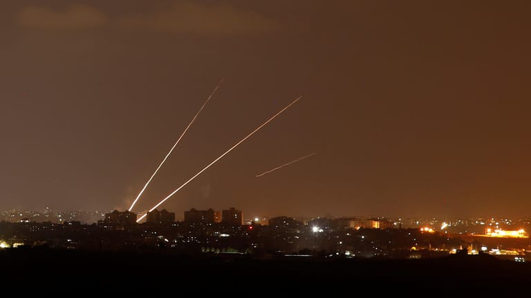 Hunderte Geschosse: In der Nacht zu Donnerstag wurden Raketen aus dem Gazastreifen in Richtung Israel abgefeuert.