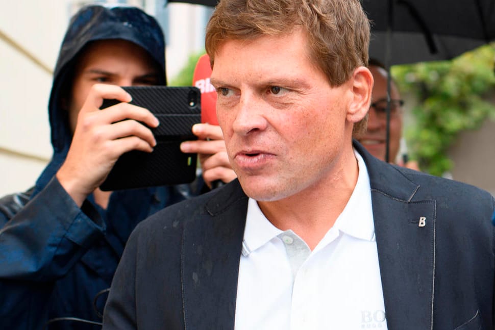 Jan Ullrich: Gegen ihn wird wegen des Verdachts des versuchten Totschlags und der gefährlichen Körperverletzung ermittelt. Jetzt will der frühere Radsportler den Alkohol- und Drogenentzug angehen.