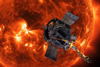 Computergrafik des aktuellen Nasa-Projekts: Das Bild zeigt die "Parker Solar Probe"-Sonde der US-Raumfahrtbehörde Nasa auf dem Weg zur Sonne.