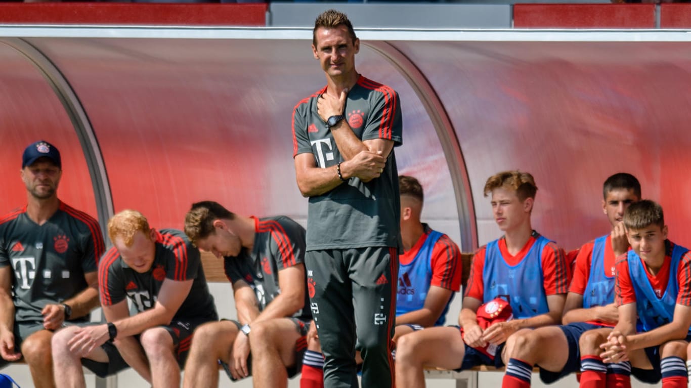 Trainer-Debüt: Miroslav Klose an der Seitenlinie für die Bayern-U17.