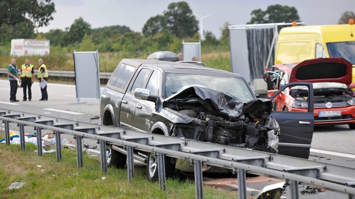 Auf der Autobahn A20 zwischen Lübeck und Rostock hat es einen schweren Verkehrsunfall gegeben.