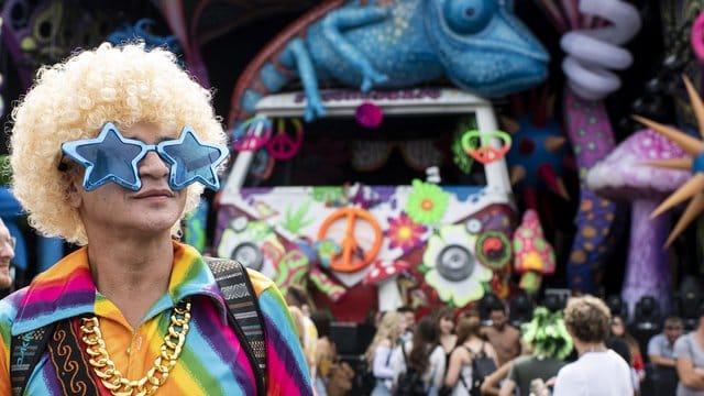 Teilnehmer der "Street Parade" in Zürich.