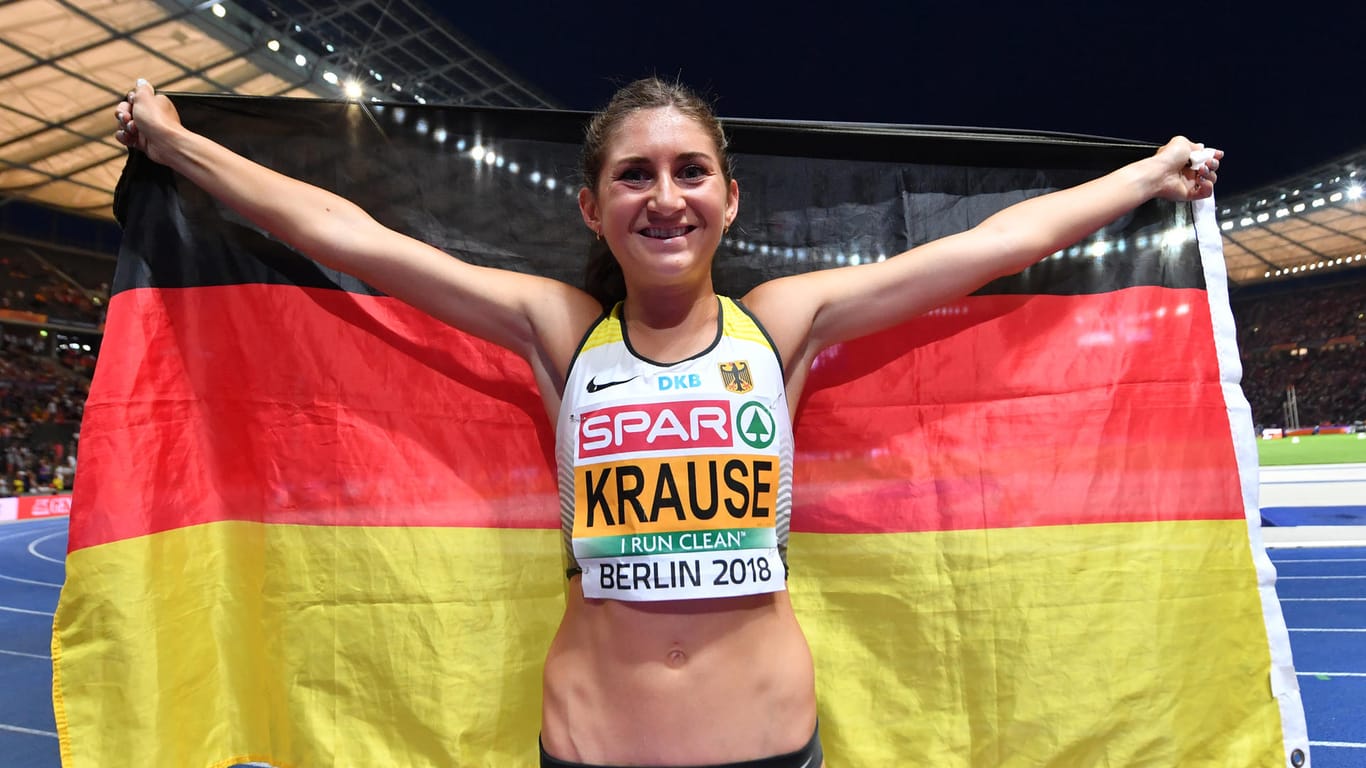 Gesa Felicitas Krause jubelt über ihren Sieg: Die 26-Jährige holte Gold über 3000 m Hindernis.