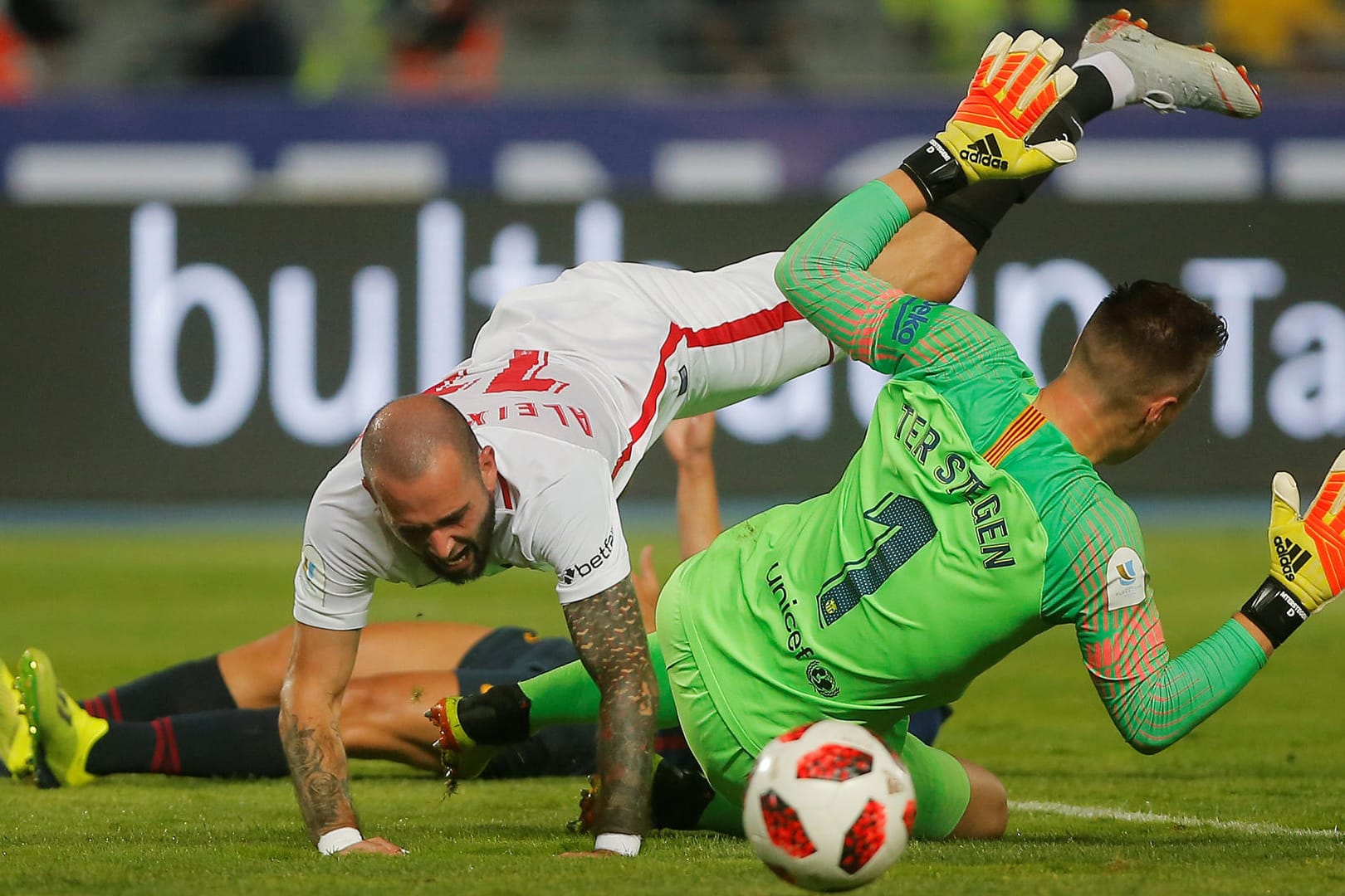 Marc-Andre ter Stegen und Aleix Vidal: Der deutsche Nationaltorhüter hat FC Barcelona den 13. Triumph im nationalen Supercup gesichert.