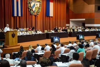 Parlamentarier in Havanna debattieren ein Verfassungsreform.