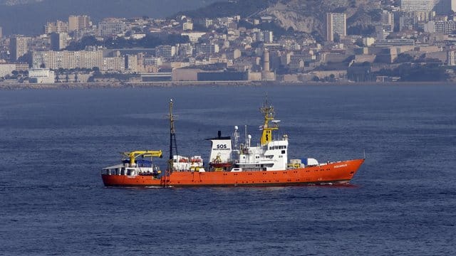 Im Juni verwehrte Italien der "Aquarius" die Einfahrt in einen Hafen. Im Juni verwehrte Italien der "Aquarius" die Einfahrt in einen Hafen.