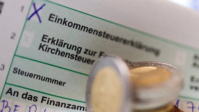 Unterhaltszahlungen lassen sich steuerlich geltend machen. Unterhaltszahlungen lassen sich steuerlich geltend machen.