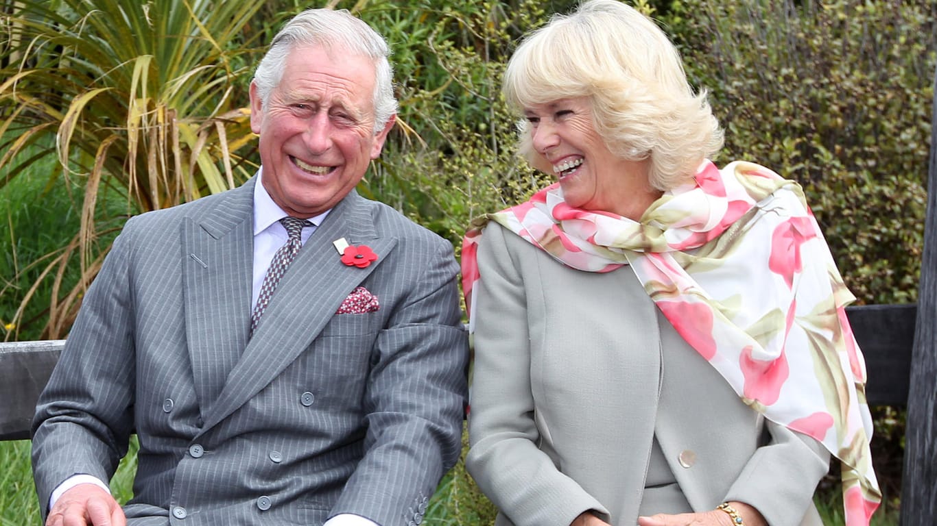 Diese beiden sieht man häufig zusammen lachen: Charles und Camilla nehmen vieles mit Humor.