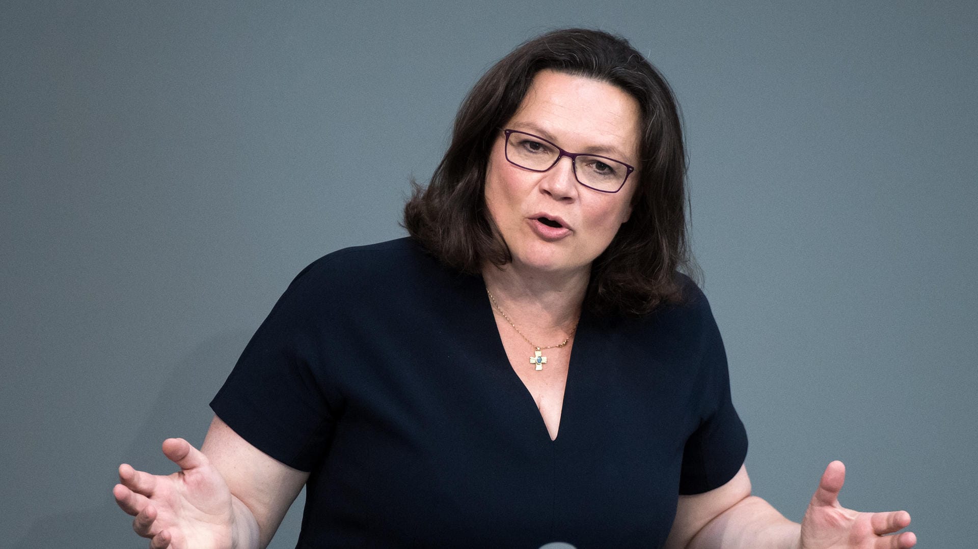 Andrea Nahles im Bundestag: In einem Gastbeitrag für das "Handelsblatt" übt die SPD-Chefin scharfe Kritik an den "Platzhirschen des digitalen Kapitalismus".