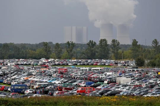 Parkflächen an temporären Veranstaltungsorten sind oft nicht betoniert.