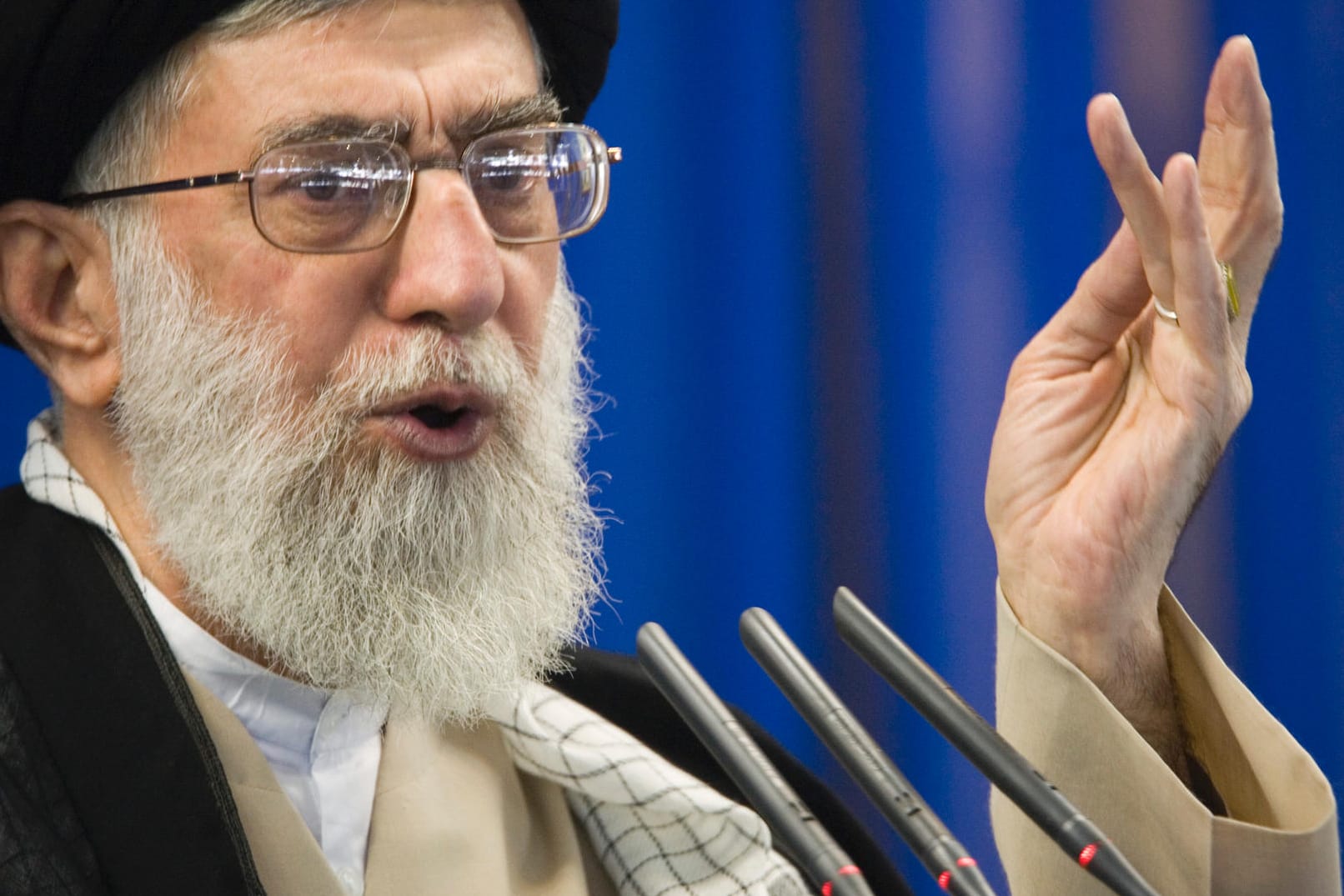 Ajatollah Ali Chamenei: Das geistige Oberhaupt des Iran hat ein Machtwort im Streit mit den USA gesprochen.