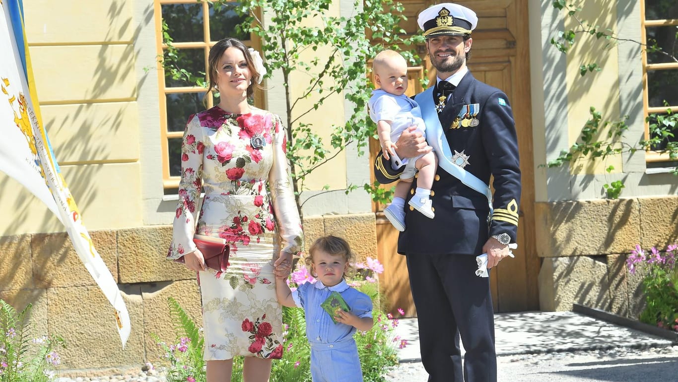 Familienglück: Prinzessin Sofia (l.) und Prinz Carl Philip (r.) mit ihren Söhnen, Prinz Alexander (2.v.l.) und Prinz Gabriel (2.v.r.).