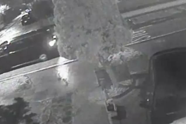 Ein schwarzer Van der Marke Volkswagen in der Straße des Tatorts: Die Ermittler der britischen Polizei bitten die Öffentlichkeit um Hinweise im Fall des ermordeten russischen Geschäftsmanns Gluschkow.