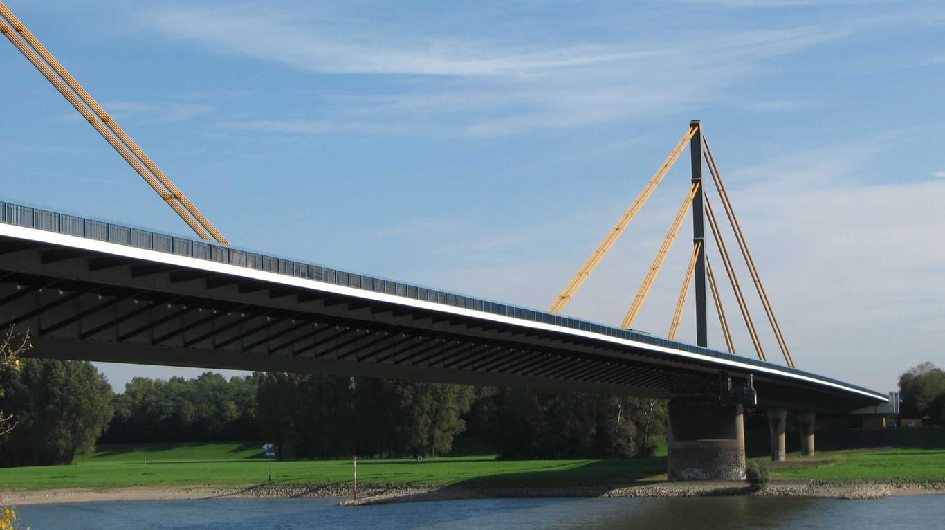Rheinbrücke Neuenkamp: Nach knapp 50 Jahren kommt sie nun unter ständige Beobachtung.