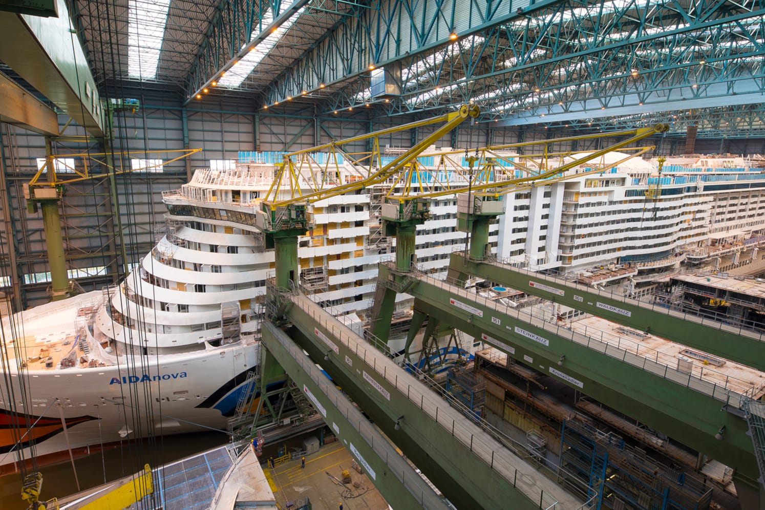 AIDAnova in der Werft: Sie ist das erste große Kreuzfahrtschiff mit Gasantrieb.