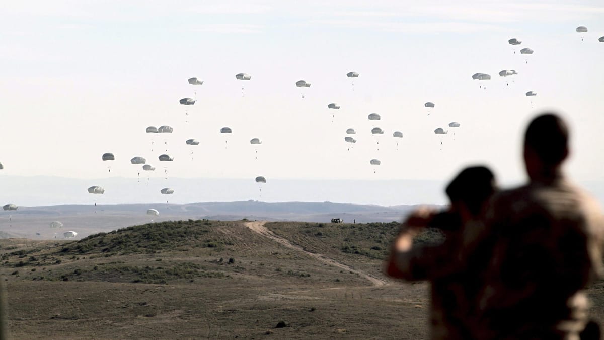 Bundeswehr: Neue Fallschirme untauglich und riskant für Soldaten?