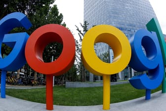 Google-Logo vor dem Büro in Peking: Rückkehr nach China geplant?