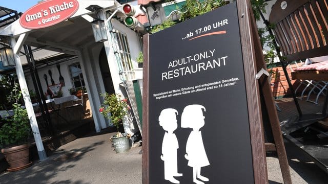 Das Restaurant "Oma's Küche" auf Rügen will mit dem Kinderverbot ab 17. Das Restaurant "Oma's Küche" auf Rügen will mit dem Kinderverbot ab 17.