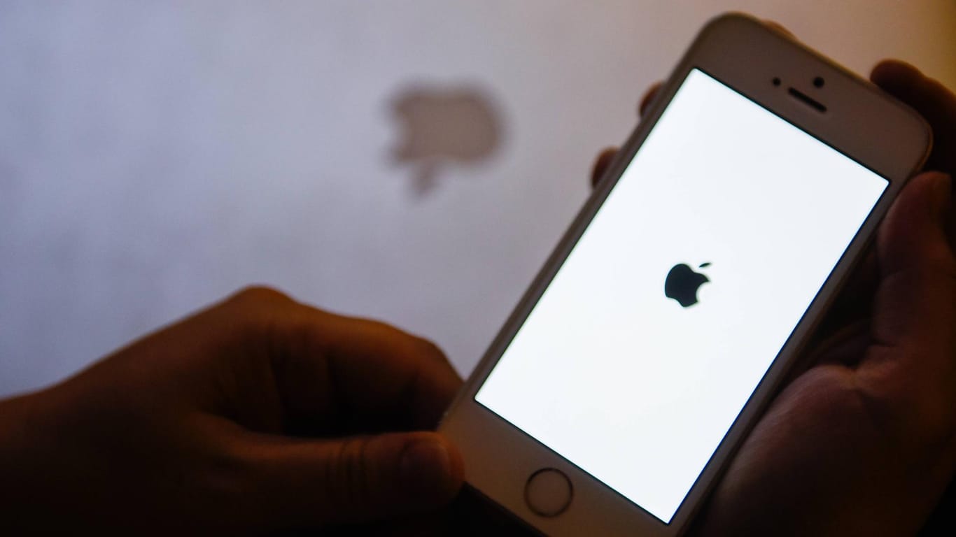 Ein Apple-Smartphone: Käufer sollten sich vor Kopien aus China hüten.