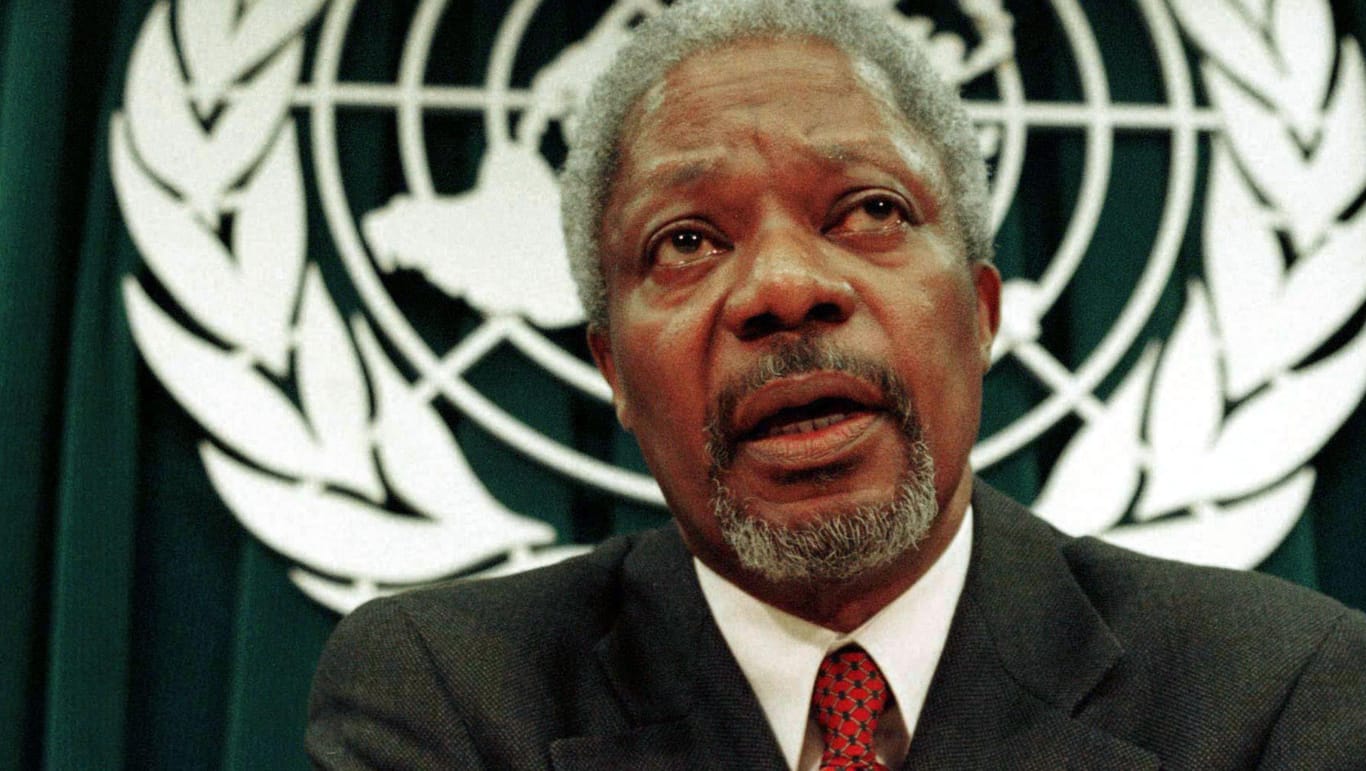 Kofi Annan bei seiner ersten Pressekonferenz als UN-Generalsekretär im Jahr 1996: Nun starb Annan nach kurzer Krankheit im Alter von 80 Jahren.