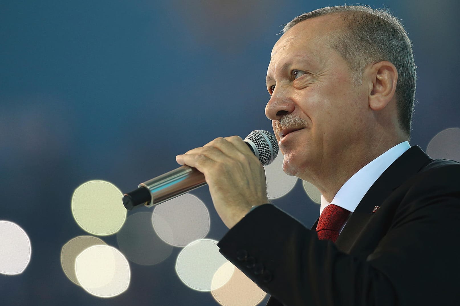Recep Tayyip Erdogan: Der Staatspräsident der Türkei ist auf dem Kongress seiner Partei AKP zum Vorsitzenden gewählt worden.