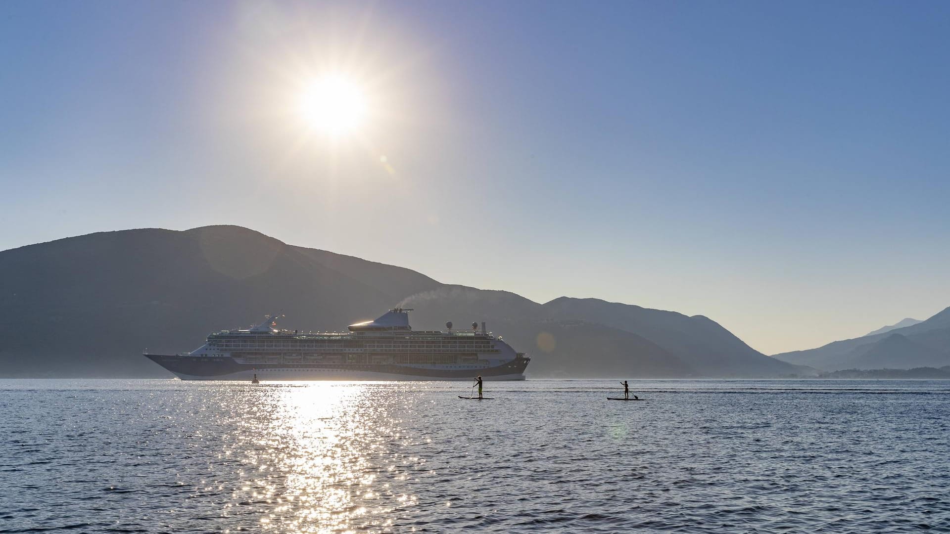 Eine britische Touristin überlebte 10 Stunden im Adriatischen Meer, nachdem sie von einem Kreuzfahrtschiff gefallen war.