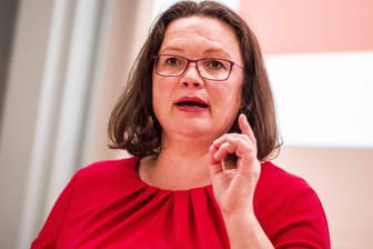 Andrea Nahles: Die SPD-Chefin will Leistungskürzungen für junge Hartz-IV-Bezieher abschaffen.