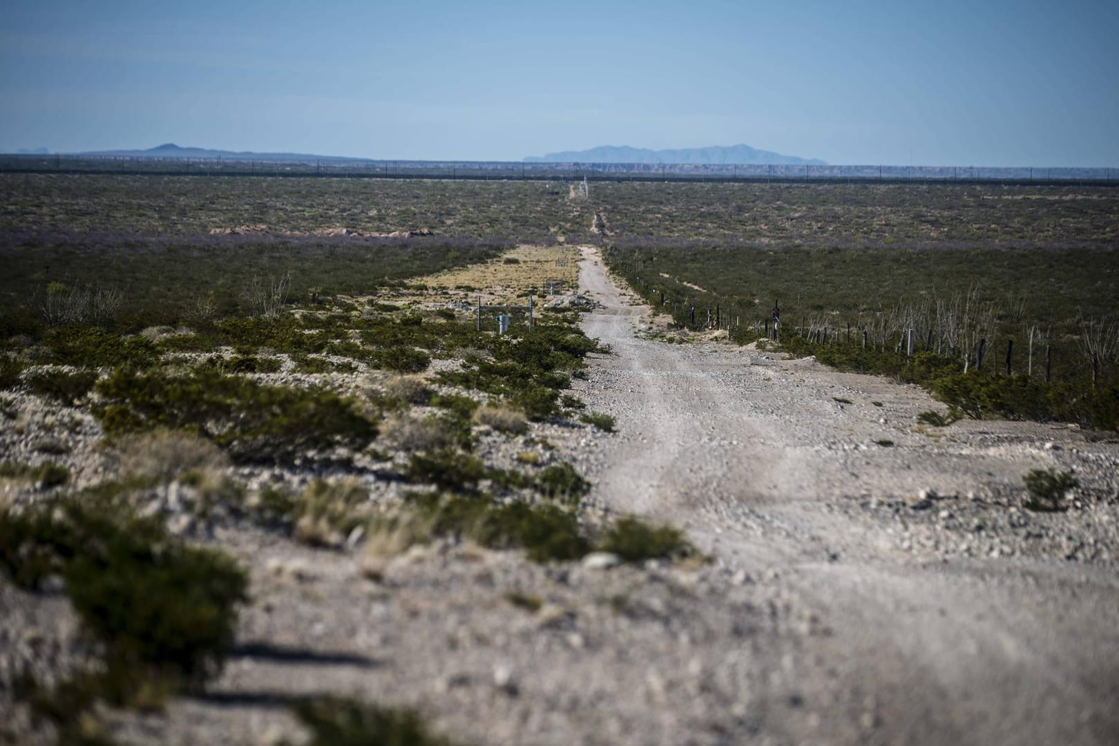Eine karge Landschaft bei Ciudad Juárez in Chihuahua an der Grenze zu den USA: In dem mexikanischen Bundesstaat liegt das Juárez-Tal, wo die Knochen entdeckt wurden. (Archivbild)