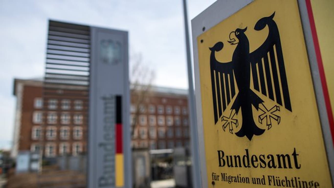 Die Befürchtung, viele Flüchtlinge könnten zu Unrecht Schutz in Deutschland erhalten haben, scheint sich nicht zu bestätigen.