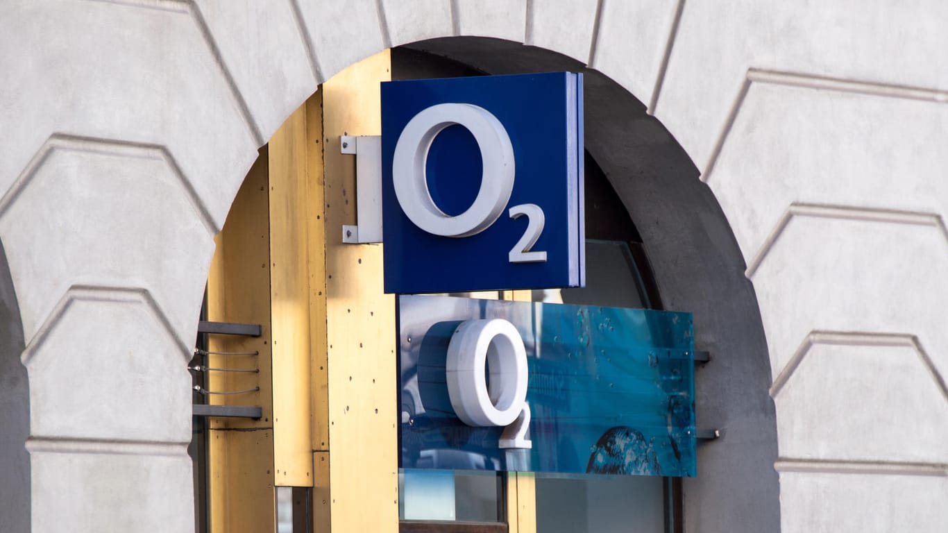 Ein O2-Geschäft in München: Bundesweit klagen Kunden des Anbieters über Störungen.