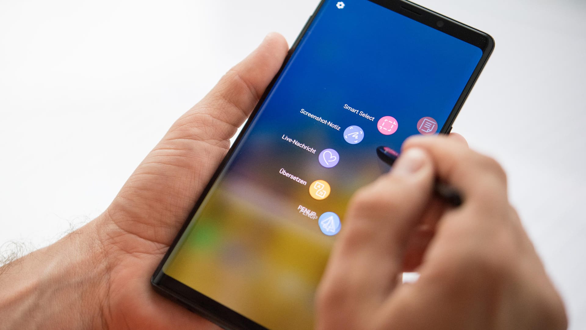 Das Samsung Galaxy Note 9: Der S Pen kann für Notizen, Zeichnungen, Präsentationen oder als Kameraauslöser genutzt werden.