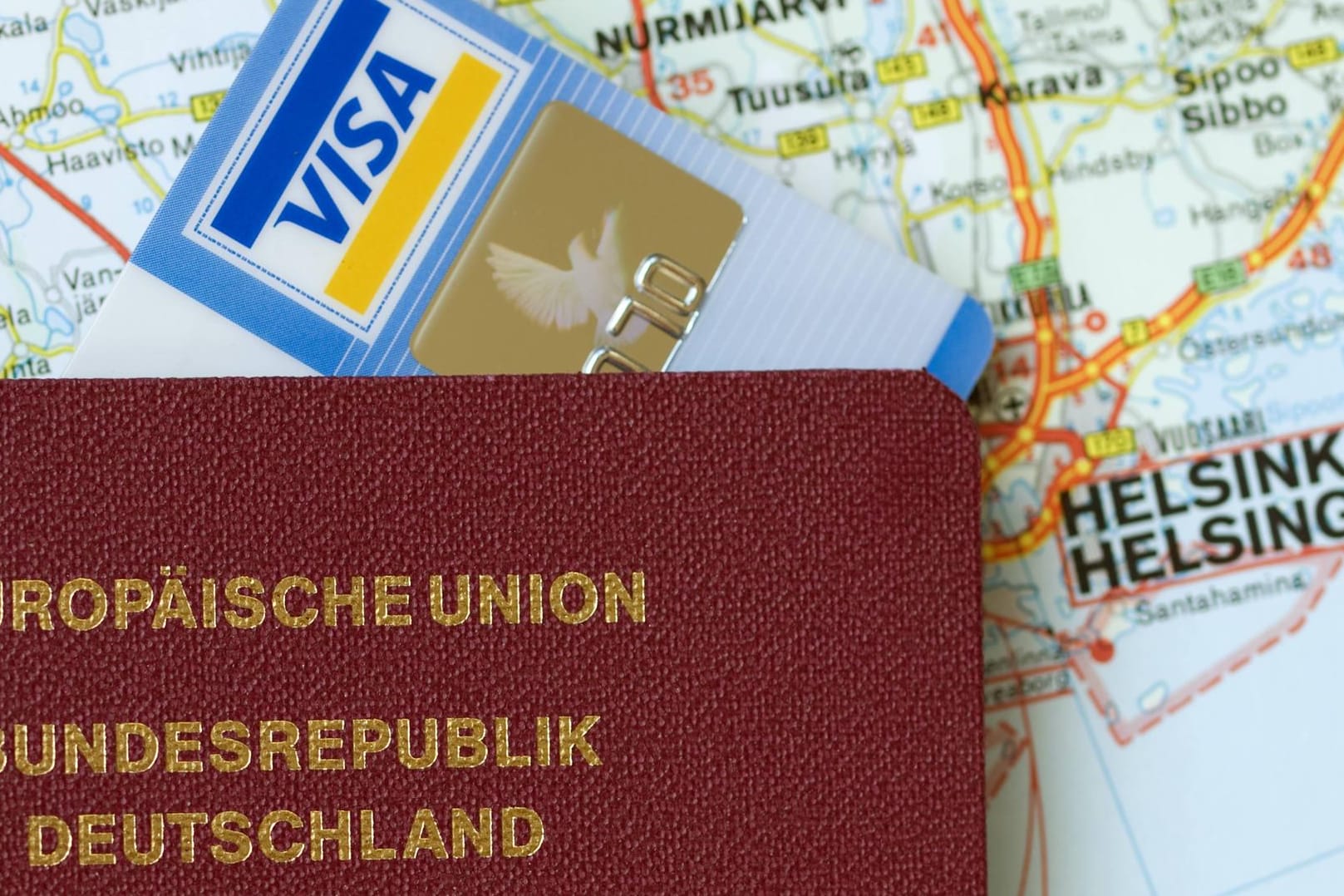 Pass und Kreditkarte