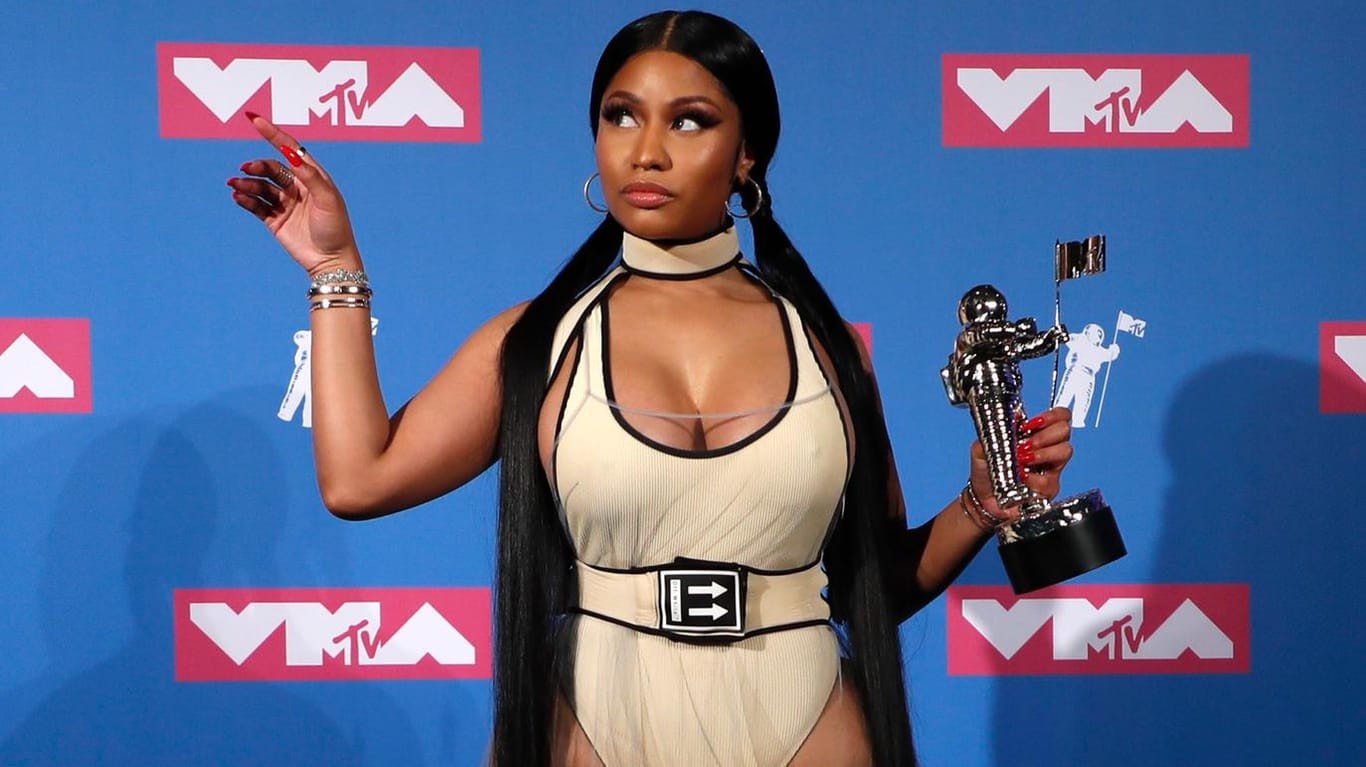 Nicki Minaj: Ein mal posieren mit dem Award.