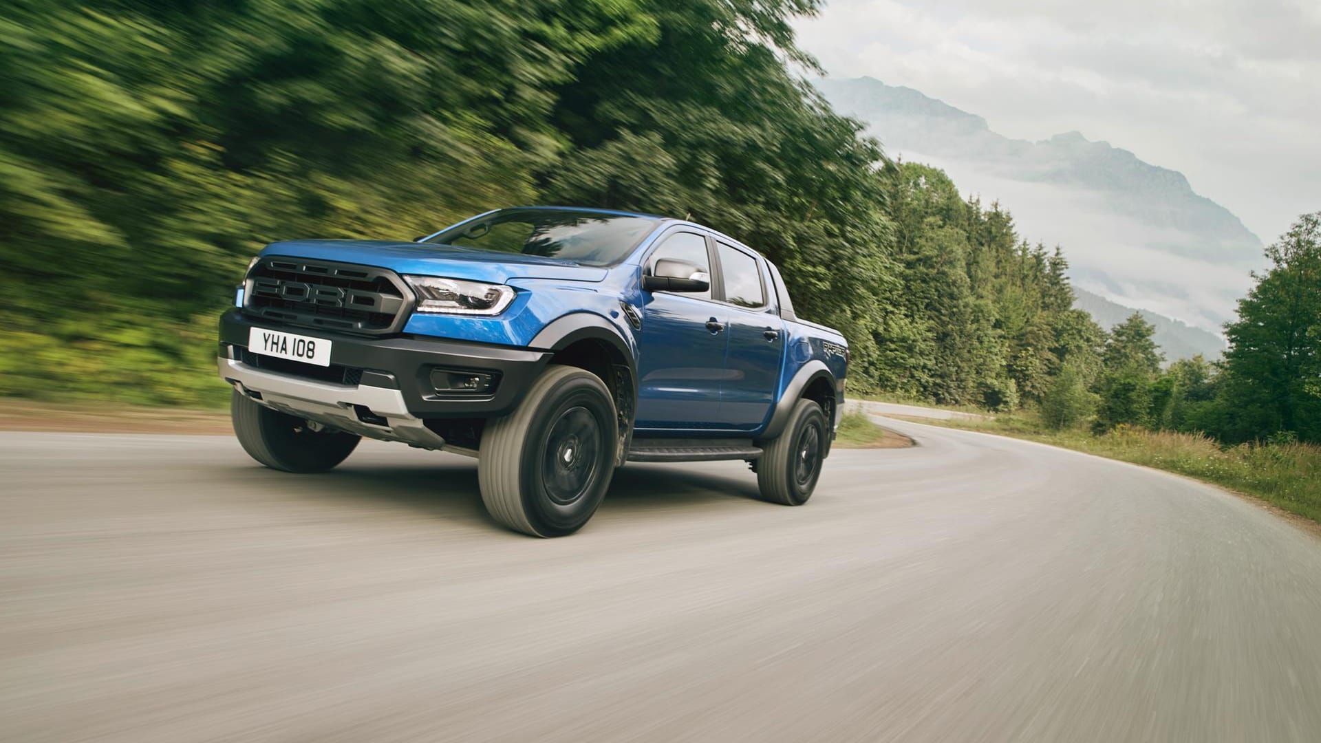Vielseitig: "Der Raptor überzeugt im Gelände mit exzellenten Fahreigenschaften und auch auf der Straße genießen Fahrer und Insassen hohen Komfort", sagt Ford-Entwickler Damien Ross.