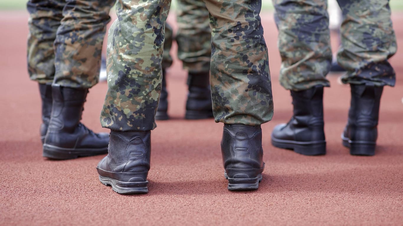 Bundeswehrsoldaten in einer Kaserne: Die Ankündigung zur Selbstjustiz löste in NRW einen Großeinsatz der Polizei aus.