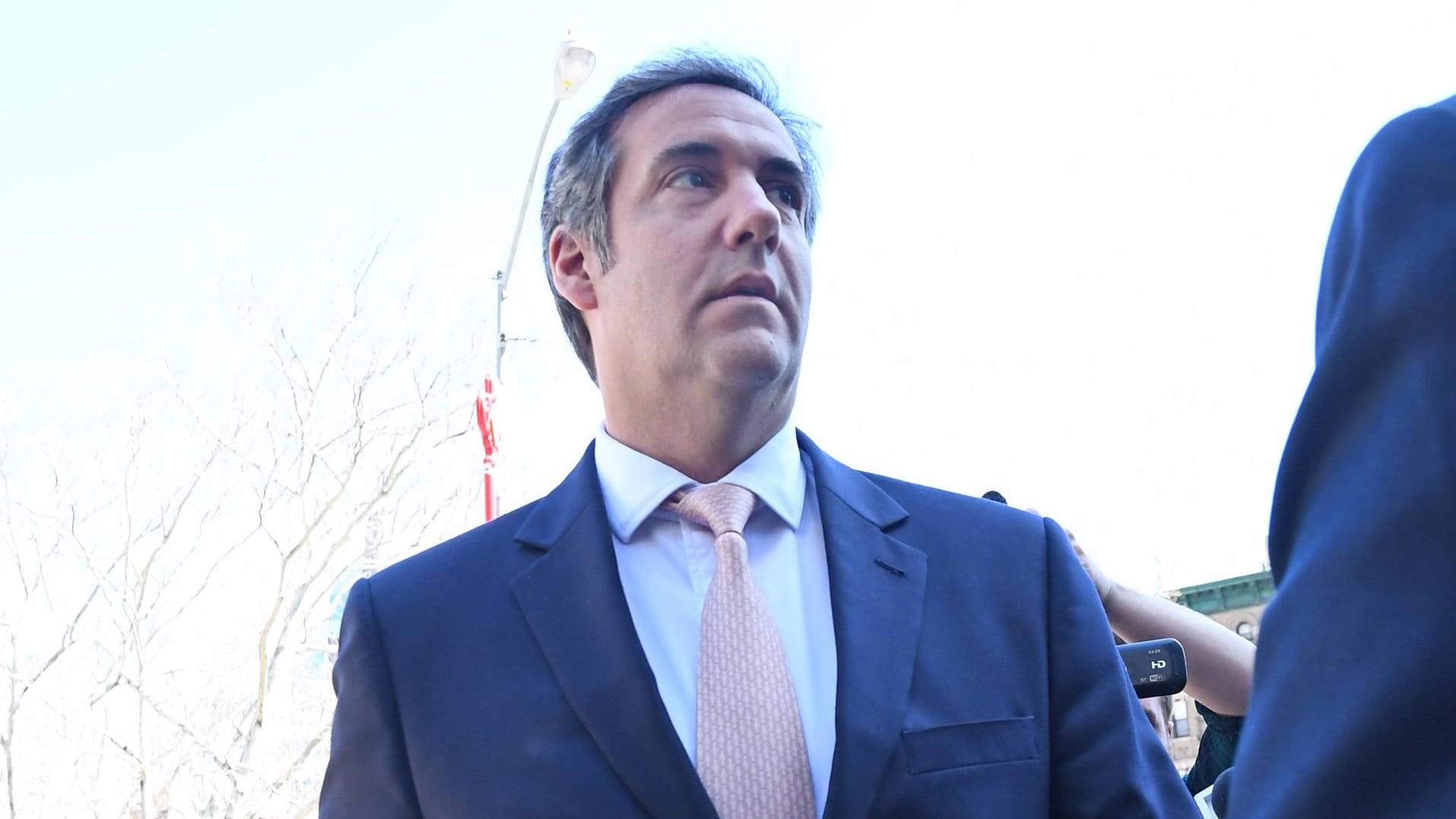 Michael Cohen: Der Ex-Anwalt von Donald Trump hat Schuldeingeständnis gemacht und könnte auch eine Zusammenarbeit mit den Behörden eingehen. Dafür würde ihn eine mildere Strafe erwarten.